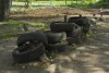 Перевозчики отказываются убирать автомобильные шины с мусорных площадок Калининграда