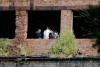 «Слона можно провести»: подростки продолжают собираться в заброшенных зданиях на Нижнем озере 