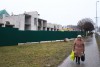 «Забор вместо сквера»: в Светлогорске власти борются с незаконным строительством