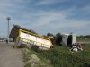 Рядом с железной дорогой в Черняховске перевернулась цистерна с токсичным веществом