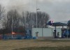 Неизвестные подожгли траву рядом с автозаправкой в Калининграде