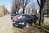 «Клумбы, шины или штраф»: как в Калининграде борются со стихийными парковками