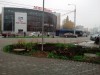 На ул. 9 Апреля в Калининграде «Хёндай» пробил ограждение и вылетел на тротуар (фото)