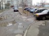 Кто установил шлагбаум и бетонные блоки во дворах Московского района?