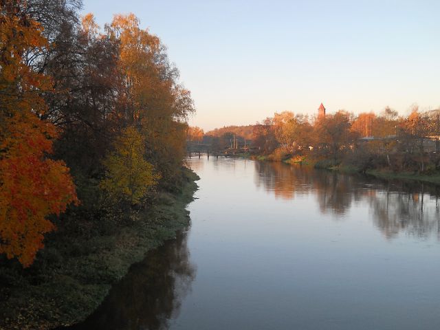 Осенний пейзаж реки Лава