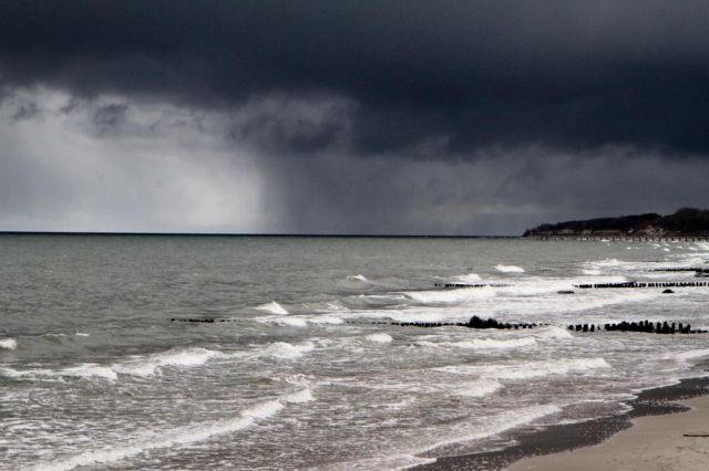 Балтийское море перед небольшой снежной бурей