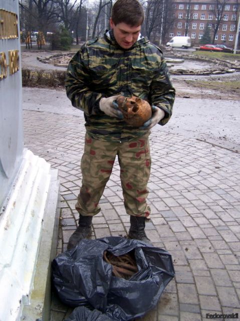 Городская достопримечательность на могилах героев!_1
