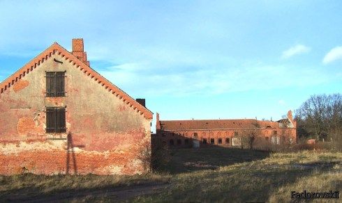 Краснофлотское. Коровник - памятник архитектуры._1