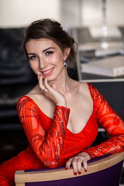 Елена Красцова