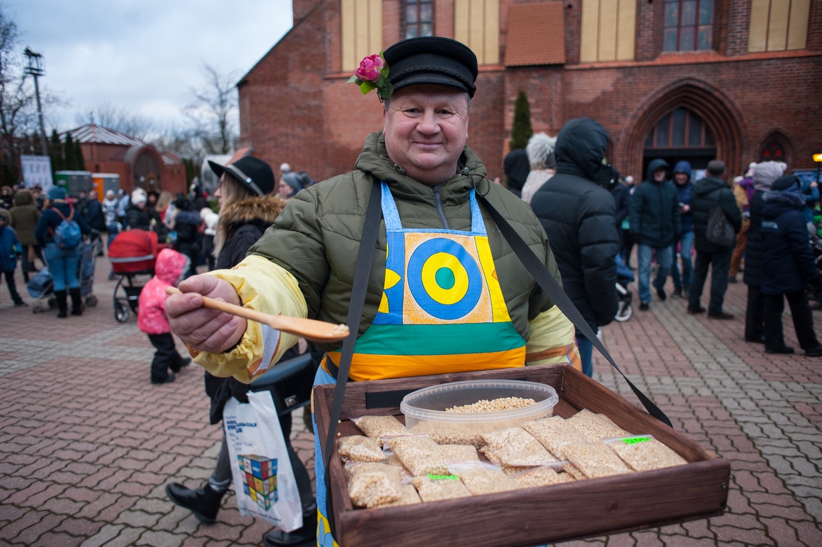 Праздники со вкусом»: на острове Канта открылась рождественская ярмарка