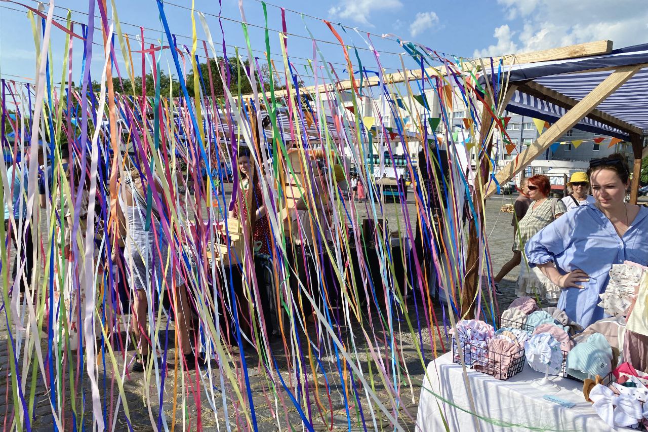 У Дома Советов открылся городской пикник Kaliningrad Street Food (фото) |  26.08.2022 | Новости Калининграда - БезФормата