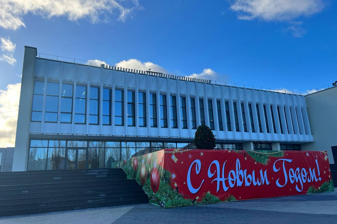 В Калининграде завершают ремонт фасада Дома искусств