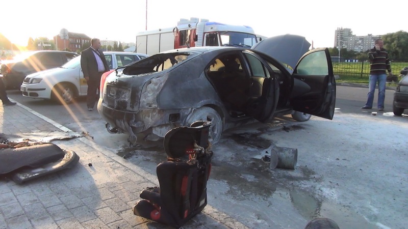 Поджог машин в Калининграде. В Калининграде подожгли машину.
