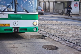 Искусственные неровности на дорогах Калининграда мешают общественному транспорту