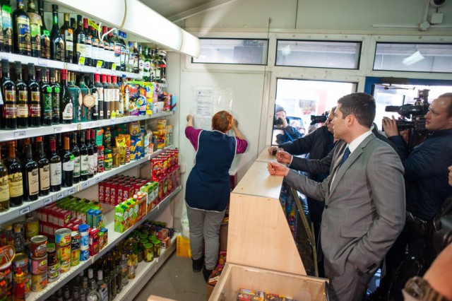 Алиханов сообщил о наличии запасов продовольствия в калининградских магазинах