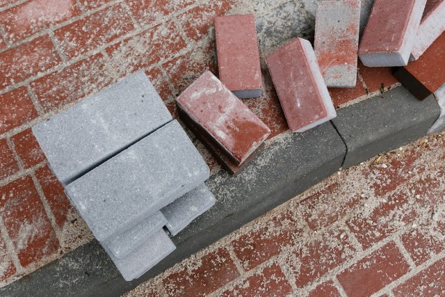 Власти нашли подрядчика для ремонта двух тротуаров в Калининграде 