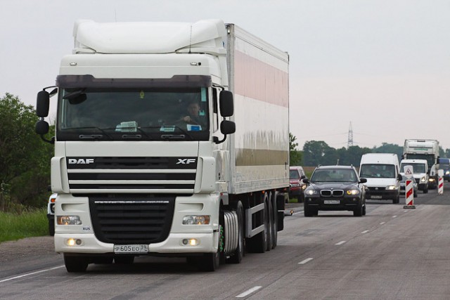 Польша грозит ограничить въезд грузовиков из России
