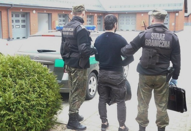 Трое жителей Чечни незаконно попали в Польшу из Калининградской области