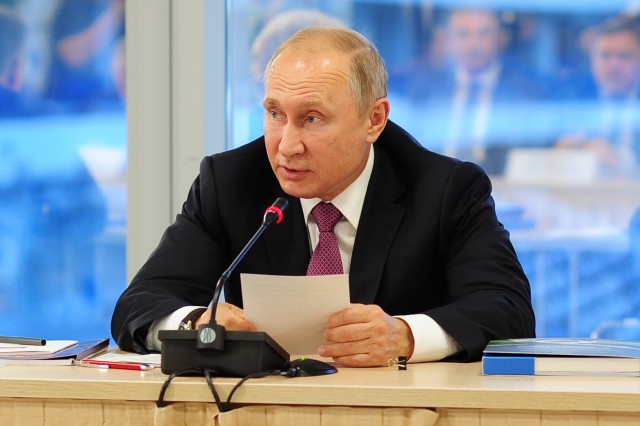 Путин: Поддержка программ развития объектов ЧМ-2018 продлится пять лет