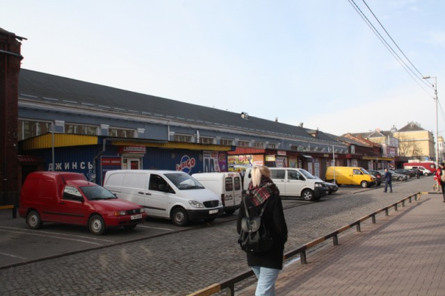 Торговцы Центрального рынка перекрыли ул. Баранова, чтобы показать недостатки пешеходной зоны