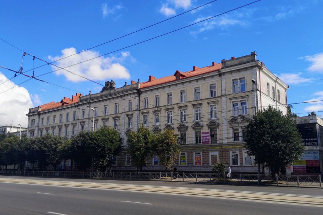 В Калининграде начали ремонтировать исторический дом на Ленинском проспекте