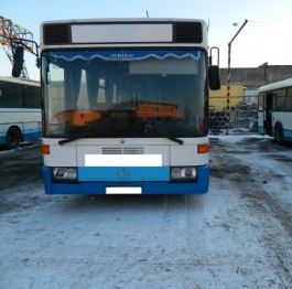 В Калининграде водитель попал под колёса своего автобуса, который произвольно поехал