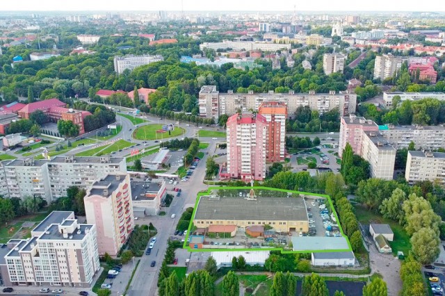 В Калининграде выставили на аукцион крупный участок и здания в начале Московского проспекта