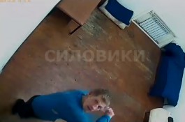 В интернете появилось видео из отдела полиции Калининграда, где задержанный получил смертельные ожоги  (видео)