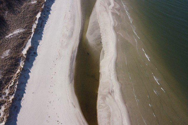 «Возвращение пляжа»: на побережье Куршской косы появились песчаные острова