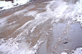 Цуканов потребовал за 2-3 дня очистить от снега центральные и второстепенные дороги Калининграда