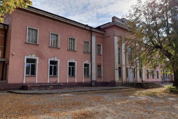 Инвестор замка Прейсиш-Эйлау начал обустраивать велком-зону на историческом вокзале в Багратионовске
