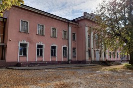 Инвестор замка Прейсиш-Эйлау начал обустраивать велком-зону на историческом вокзале в Багратионовске