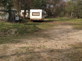Власти Зеленоградска: На Куршской косе незаконно поставили «гостиницу на колёсах»