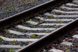 Подростки забросали камнями лобовое стекло двигавшегося в Калининград поезда