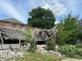 «В свободном доступе»: как выглядит территория у обрушившегося здания на Дадаева в Калининграде