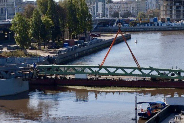 В Калининграде начали устанавливать арочный пролёт моста на остров Канта