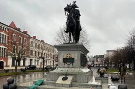 На памятник Барклаю-Де-Толли в центре Черняховска установили подсветку 