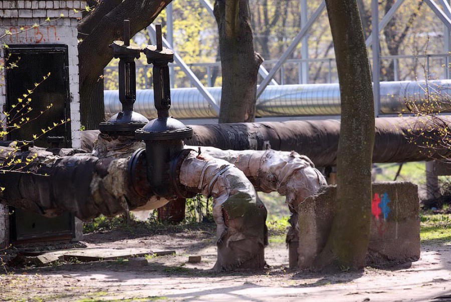 В Калининграде два бомжа сдали в металлолом обшивку теплотрассы