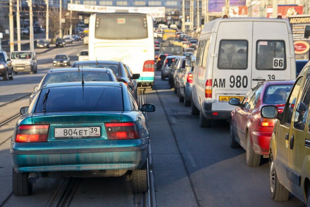 ГИБДД намерена снизить скорость движения транспорта в Калининграде до 40 км/ч