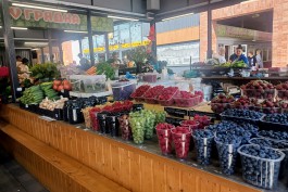 «Сезон в разгаре»: какие ягоды и за сколько продают на рынке в Калининграде 