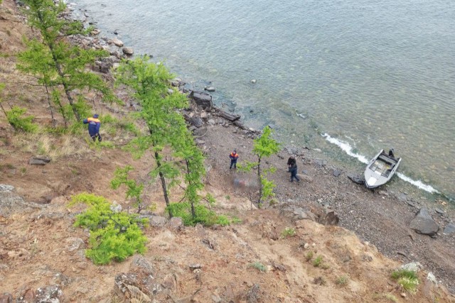 Калининградец разбился при падении со скалы на Байкале