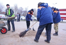 Администрация Калининграда впервые расторгла контракт с подрядчиком за некачественную уборку улиц 