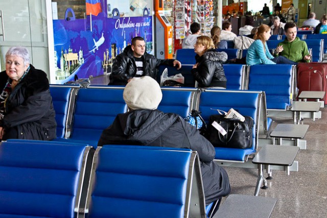 МЧС: Из-за задержки рейсов пассажиров аэропорта «Храброво» расселяют в гостиницы