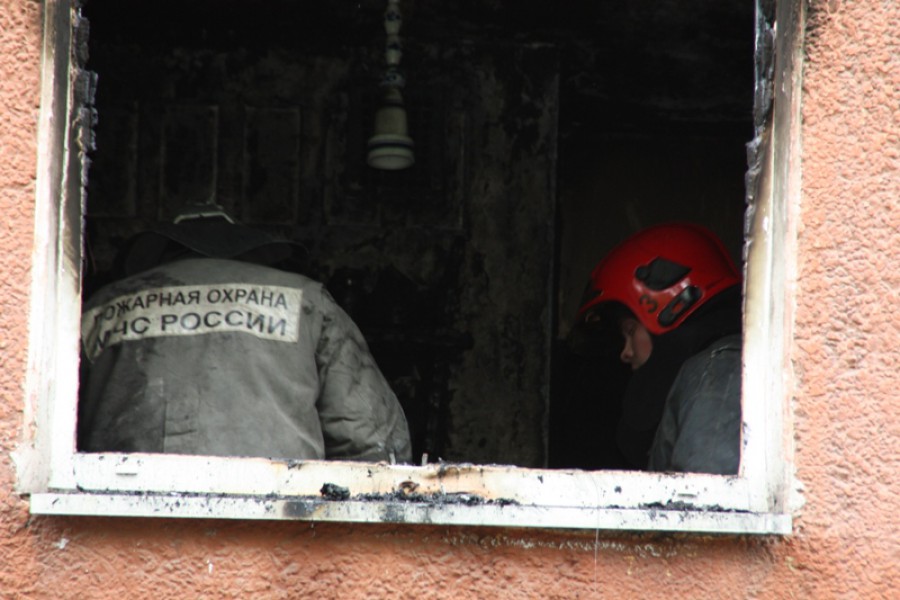 В Янтарном из-за пожара в общежитии эвакуировали 170 человек