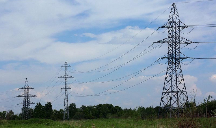 Рольбинов: Первопричиной массового отключения электричества в Калининградской области стал грозовой фронт