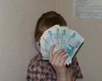 В Черняховске женщина под видом продажи дешевого меда проникала в квартиры и воровала деньги