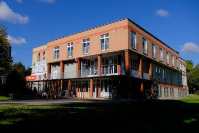 Здание спортшкол на Московском проспекте в Калининграде закрывают на ремонт до весны