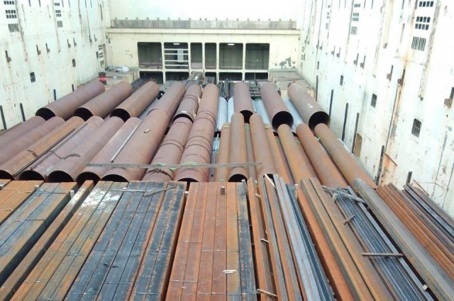 Сухогруз «Урса Майор» доставит 306 тонн трубной продукции для строительства порта в Пионерском