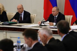 Путин: Нужно сделать поездки из Калининграда в остальную часть России выгоднее, чем за границу