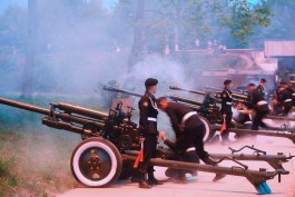 Военные Балтфлота готовятся к проведению салюта в честь Дня Победы